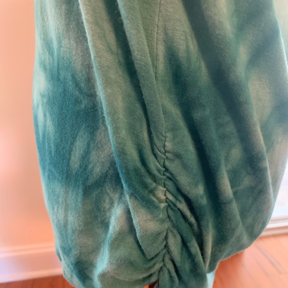 New Directions teal tie dyed gorgeous top-size small - Picture 5 of 7